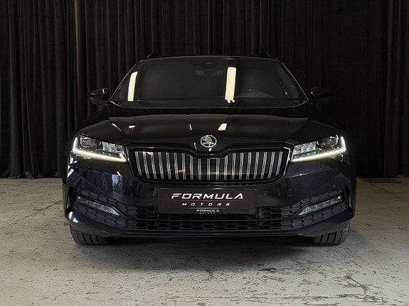 Skoda Superb 2 of 30