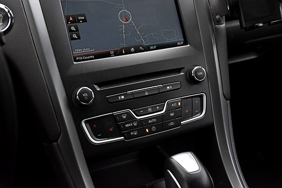 Ford Mondeo 17 of 19