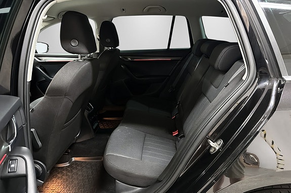 Skoda Octavia 11 of 21