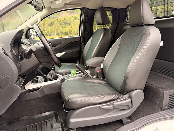Nissan Navara 26 of 30