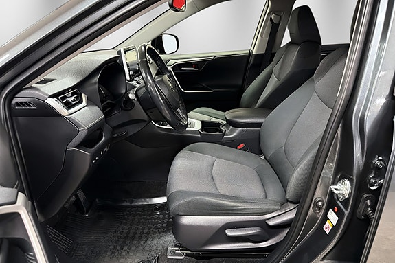 Toyota RAV4 9 of 19