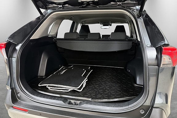 Toyota RAV4 12 of 19