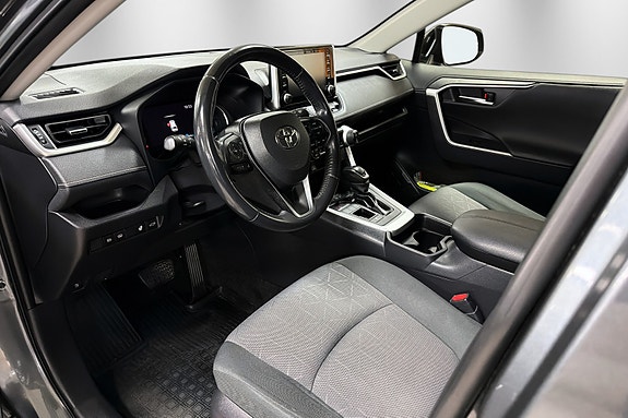 Toyota RAV4 10 of 19