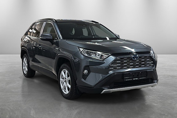 Toyota RAV4 8 of 19