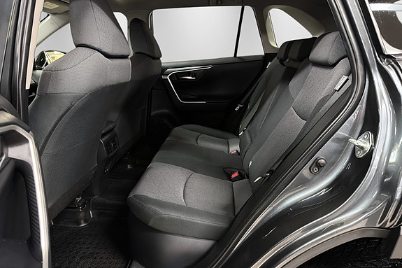 Toyota RAV4 11 of 19