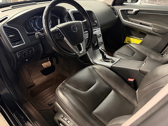 Volvo XC60 9 of 26