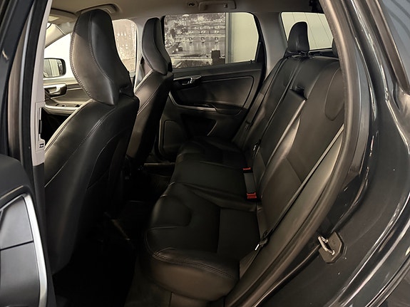 Volvo XC60 12 of 26
