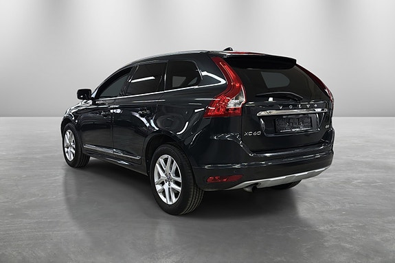 Volvo XC60 3 of 26