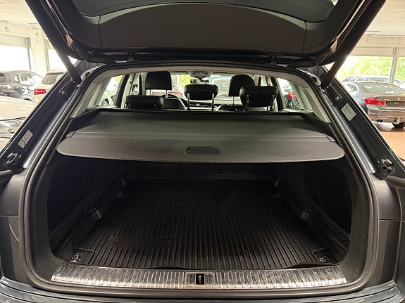 Audi e-tron 13 of 30