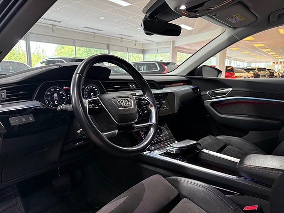 Audi e-tron 22 of 30