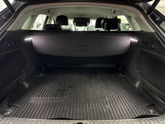 Audi e-tron 14 of 30