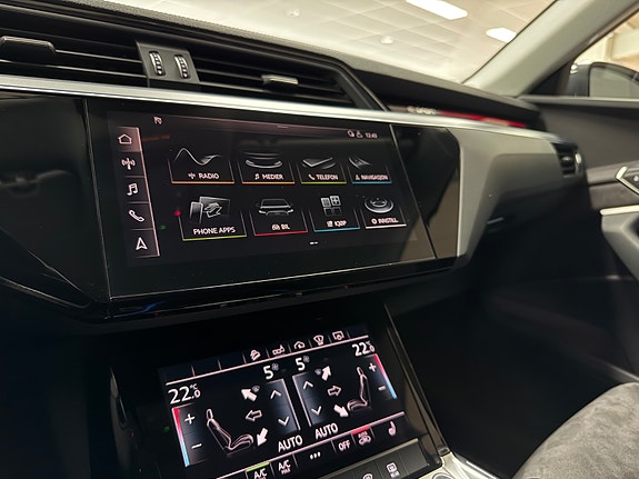 Audi e-tron 25 of 30
