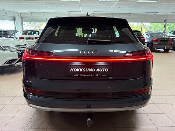 Audi e-tron 9 of 30