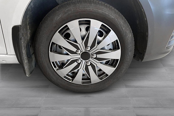 Volkswagen Caddy Maxi 24 of 29