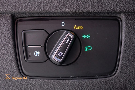 Volkswagen Passat 24 of 30