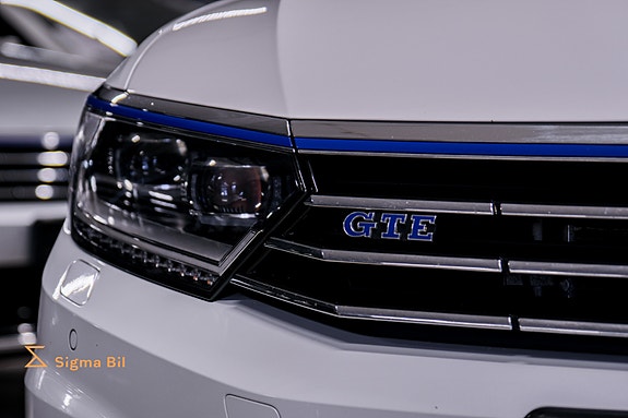 Volkswagen Passat 5 of 30