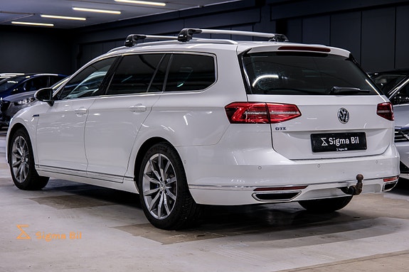 Volkswagen Passat 10 of 30