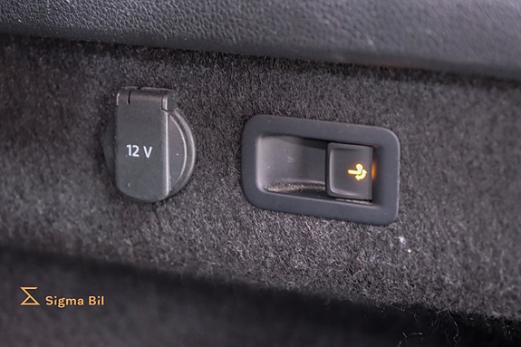 Volkswagen Passat 16 of 30