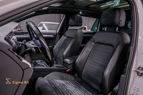 Volkswagen Passat 18 of 30