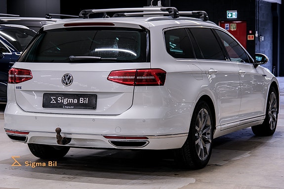 Volkswagen Passat 14 of 30