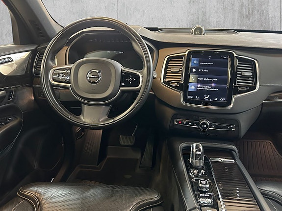 Volvo XC90 22 of 30