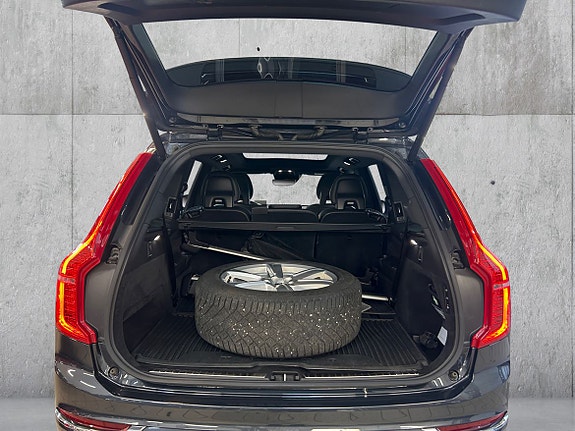 Volvo XC90 14 of 30