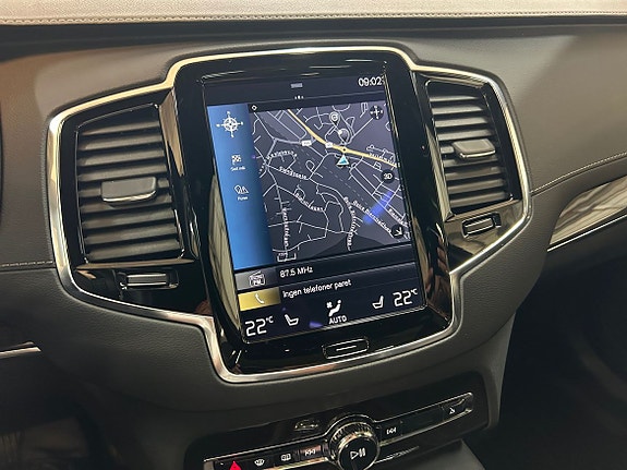 Volvo XC90 26 of 30