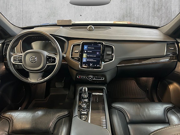 Volvo XC90 21 of 30