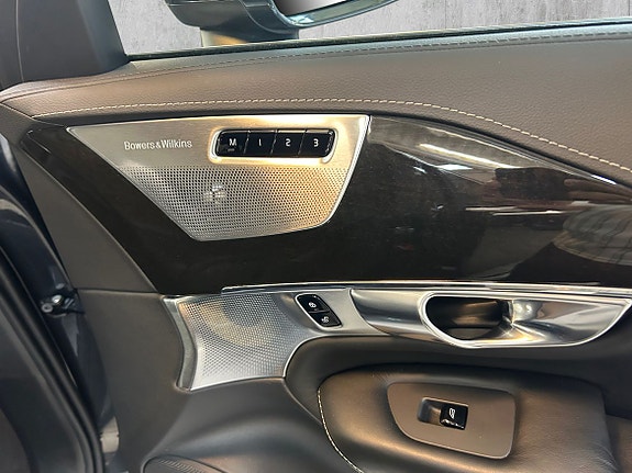 Volvo XC90 20 of 30
