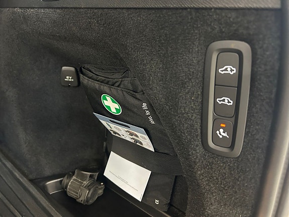 Volvo XC90 16 of 30