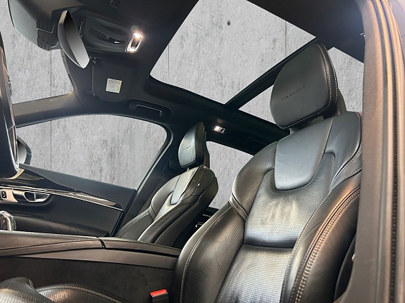 Volvo XC90 23 of 30