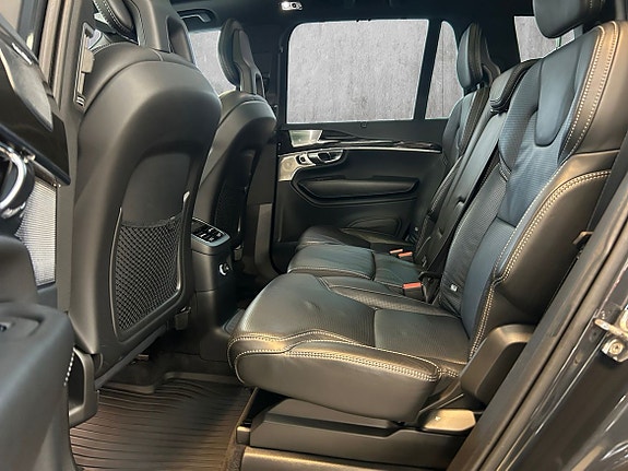 Volvo XC90 13 of 30