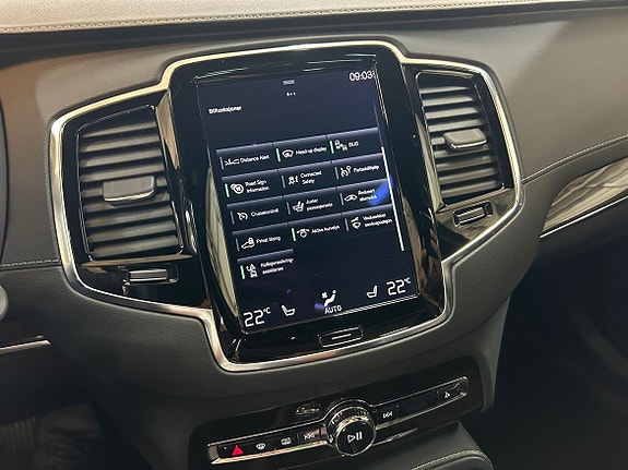 Volvo XC90 29 of 30