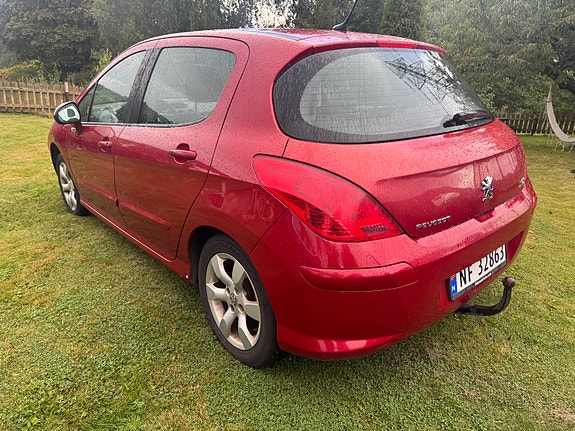 Peugeot 308 3 of 7