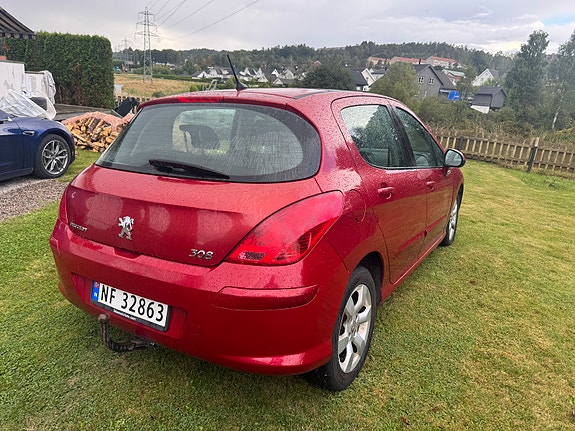 Peugeot 308 4 of 7