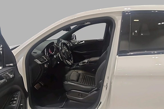 Mercedes-Benz GLE43 9 of 20