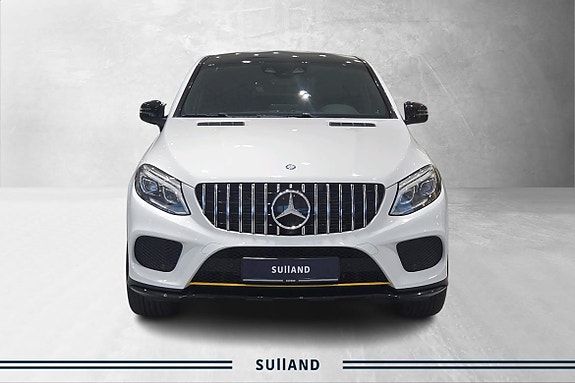 Mercedes-Benz GLE43 8 of 20