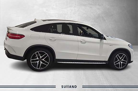 Mercedes-Benz GLE43 6 of 20