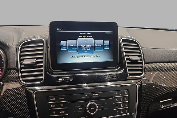Mercedes-Benz GLE43 13 of 20