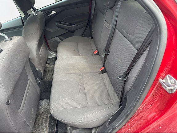 Ford Focus 9 of 13