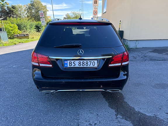 Mercedes-Benz E220 d 4 of 26