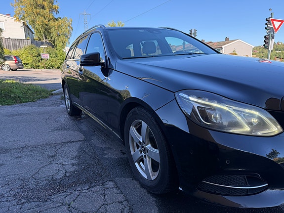 Mercedes-Benz E220 d 3 of 26