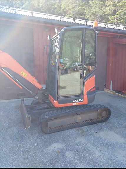 Kubota U27-4 9 of 10