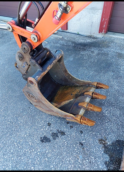 Kubota U27-4 3 of 10