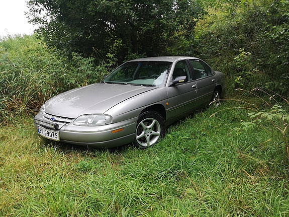 Chevrolet Lumina 2 of 8