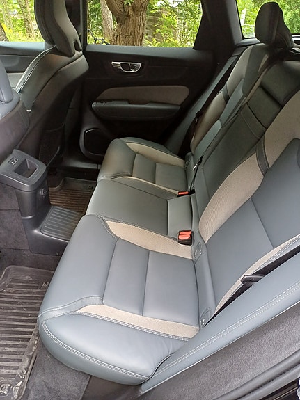 Volvo XC60 8 of 18