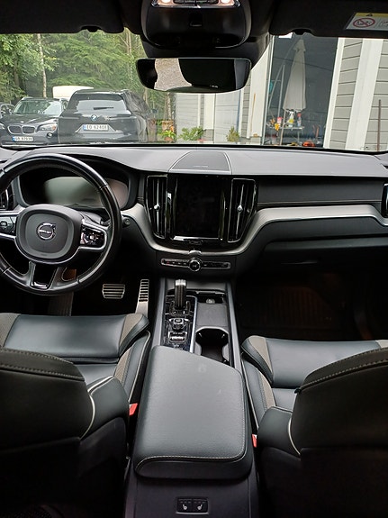Volvo XC60 10 of 18