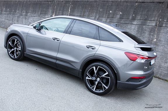 Audi Q4 e-tron 6 of 22