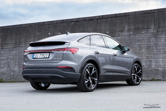 Audi Q4 e-tron 10 of 22