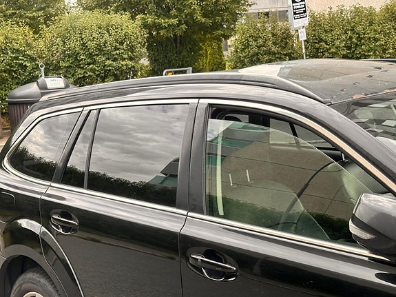 Subaru Legacy 11 of 29